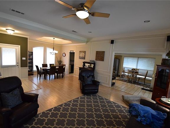 5th image of 7100 Harlan Dr