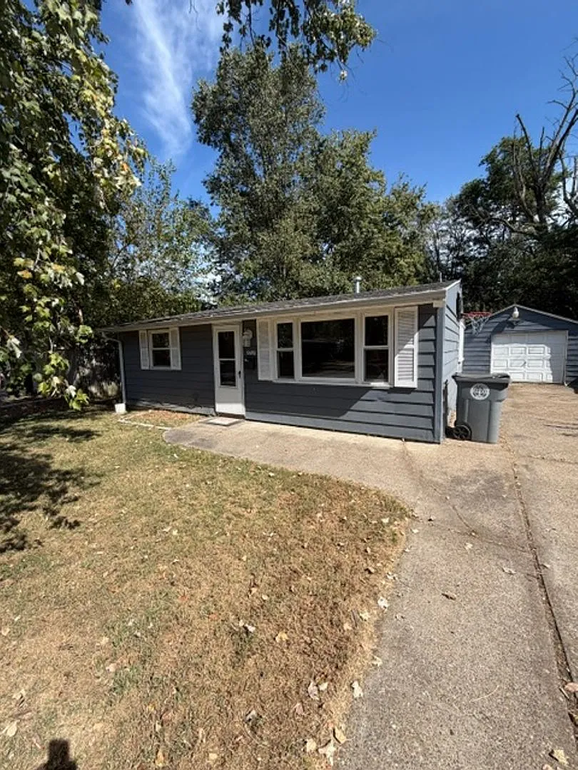 2712 South Saint James Boulevard, Evansville, Indiana 47714 — Photo 1