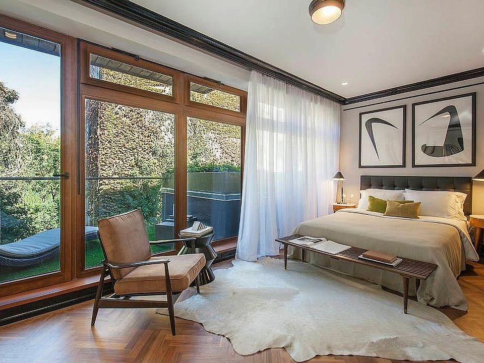 1st image of 25 Prince St Unit Penthouse