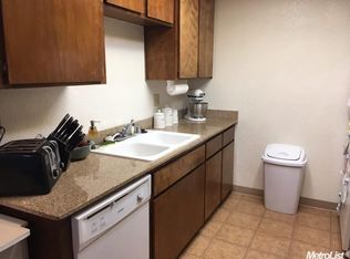 426 Cherry Ln APT F, Manteca, CA 95337