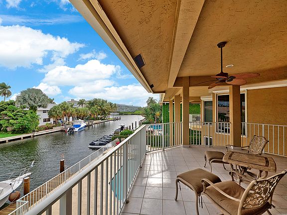 3rd image of 957 Banyan Dr