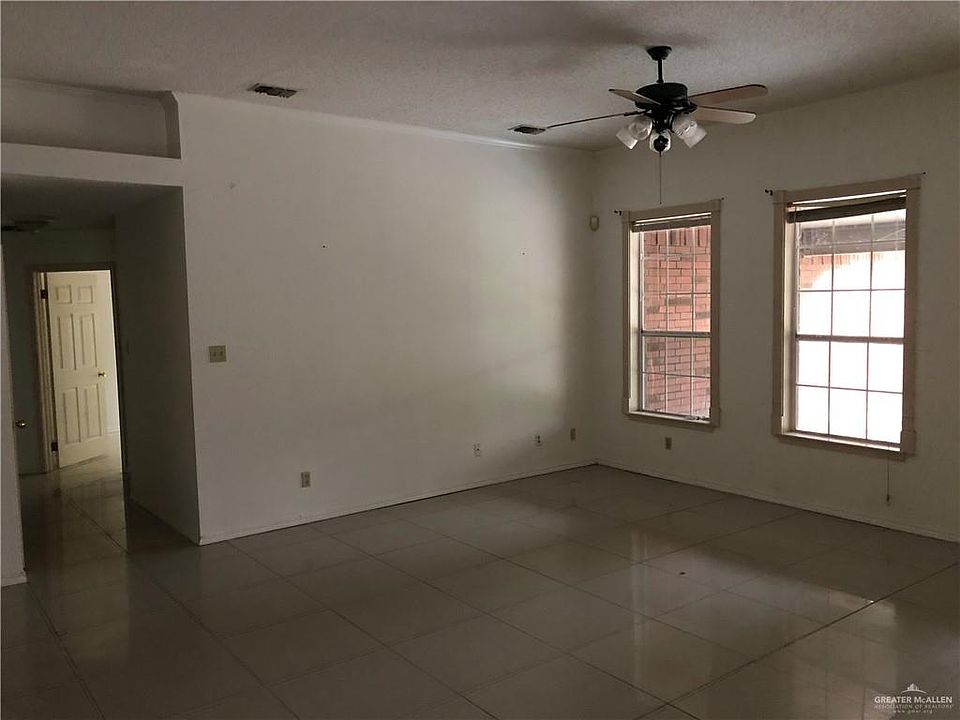2nd image of 1815 Crown Pointe Blvd