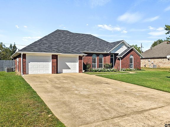 2nd image of 110 Diane Ln