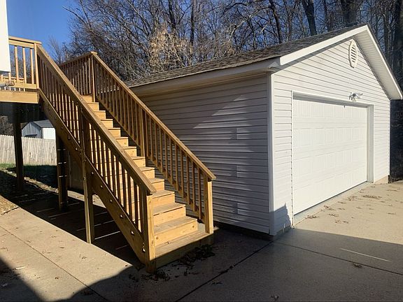 4th image of 385 Brook Mead Dr