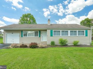 227 Hanshue Rd, Hummelstown, PA 17036