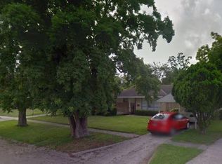 305 Midway Dr, Baytown, TX 77521