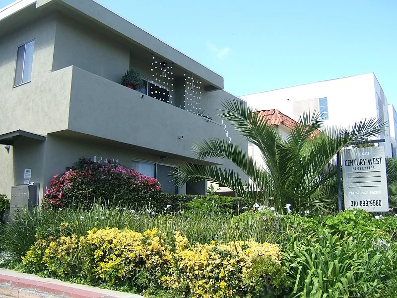 12421 Pacific Ave #2