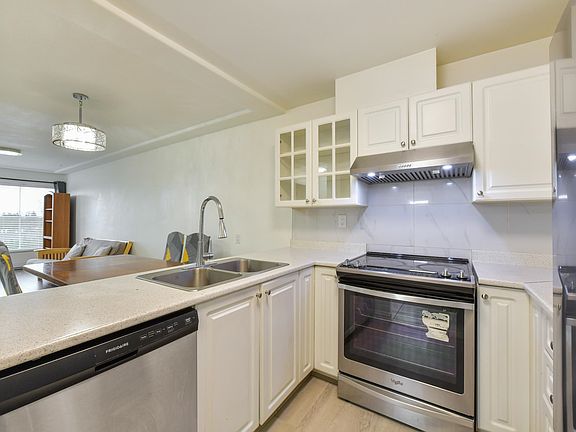 4th image of 15150 108th Ave #309