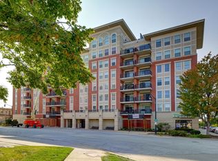 656 Pearson St UNIT 702C, Des Plaines, IL 60016