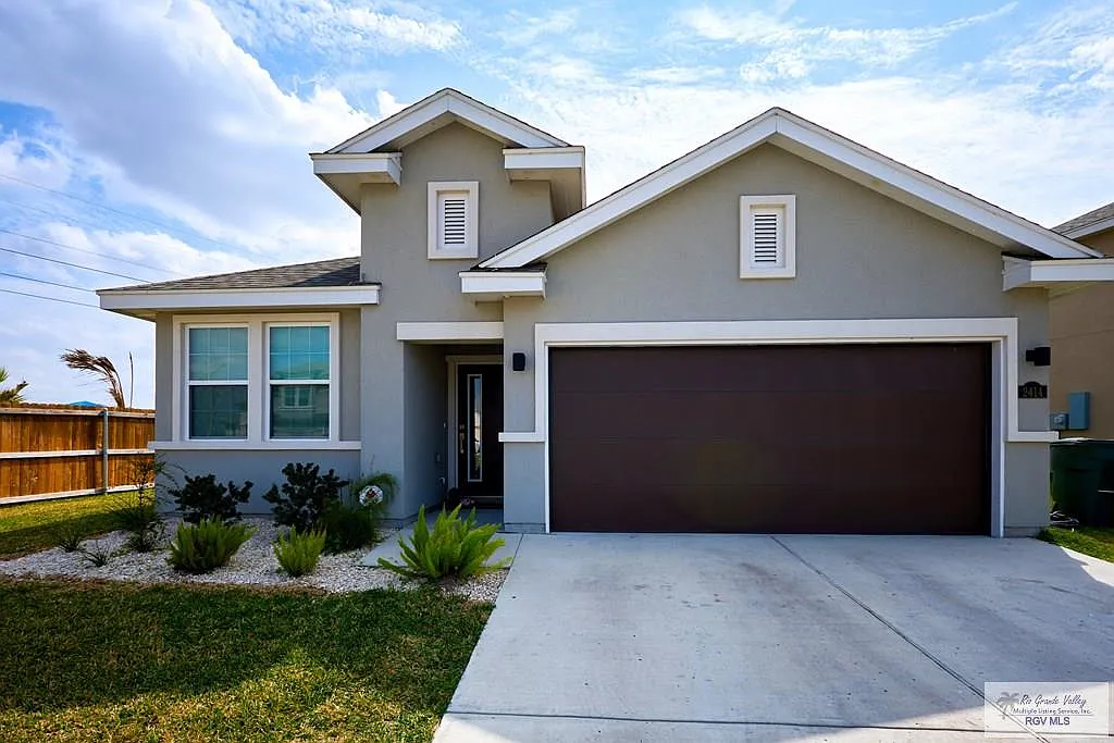 Building Photo - 2414 Cove Real Dr