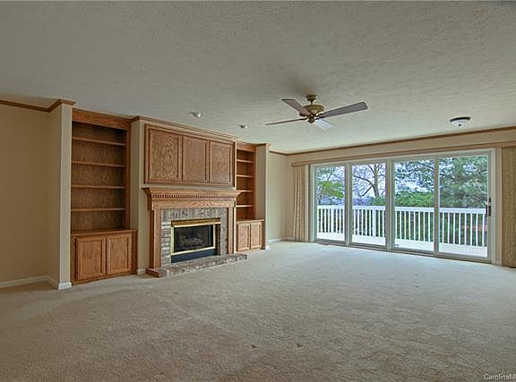 3rd image of 319 E Shay Cir