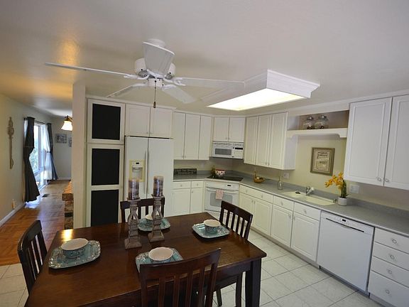3rd image of 2371 Bennington Dr