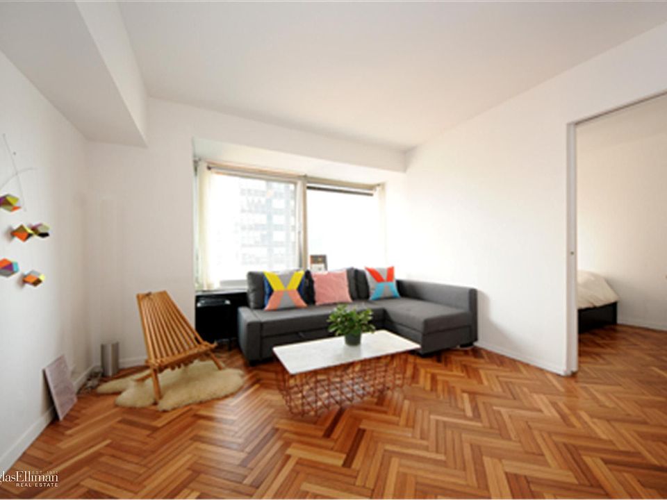 1st image of 150-156 W 56th St APT 2906