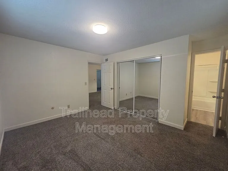 1302 E T C Lea Rd #T — Photo 7
