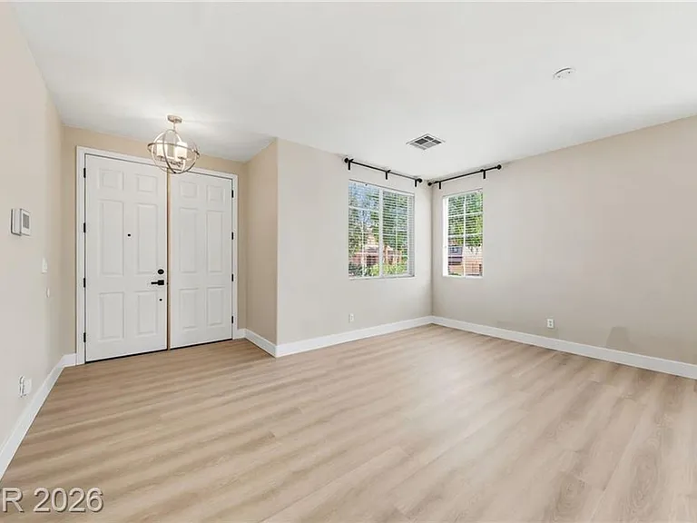2551 Williamsburg St — Photo 5
