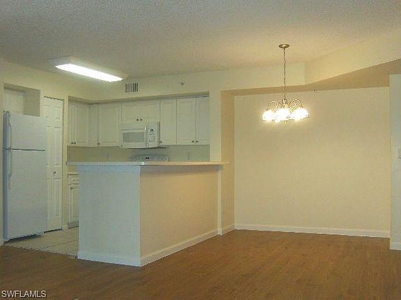 3rd image of 1230 Wildwood Lakes Blvd APT 206