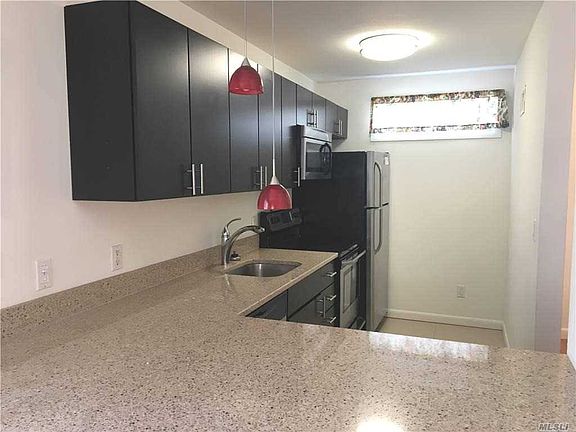 5th image of 44 Sintsink Dr E APT A