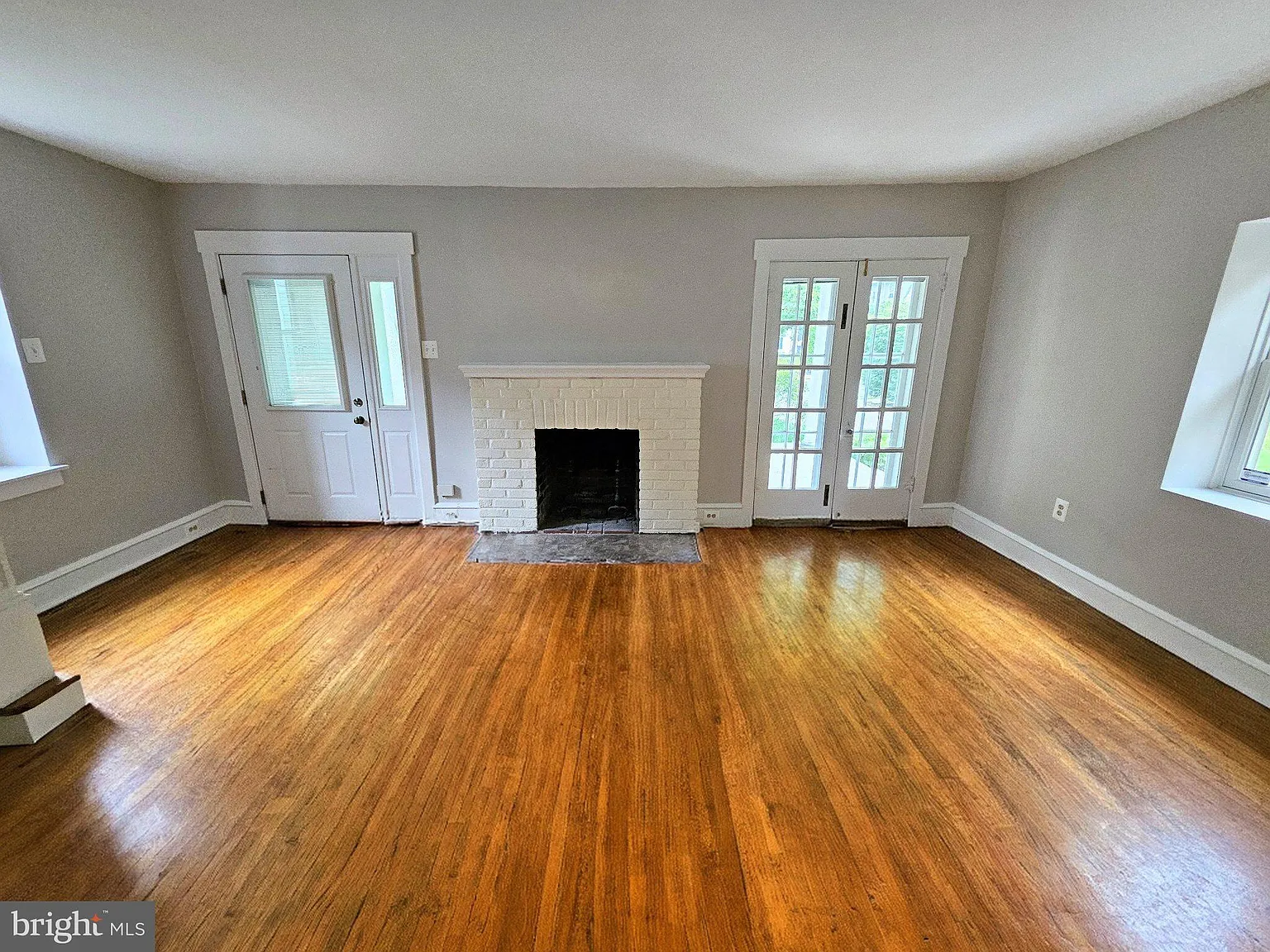 3 bed, 1.5 bath, 1796 sqft, $3,150 — Photo 4