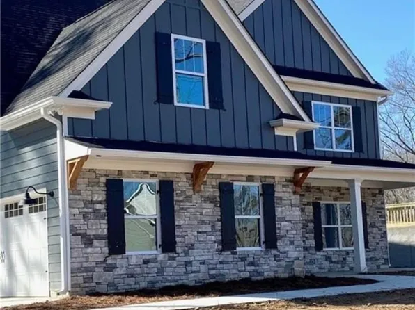 60 Grand Georgian Ct, Cartersville, GA 30121