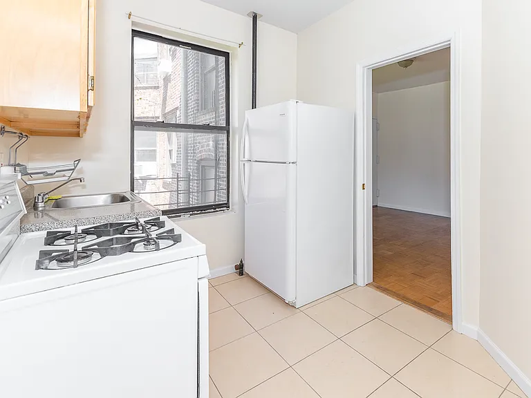 244 Roebling St #5 — Photo 3