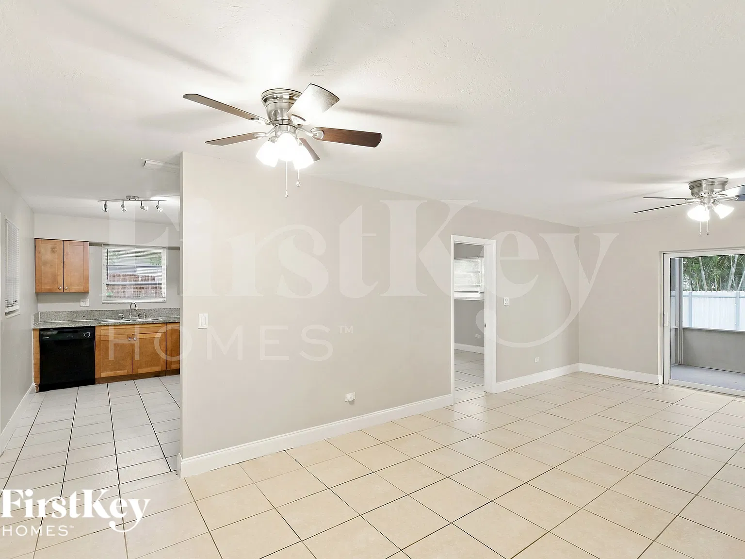 3 bed, 2.0 bath, 1342 sqft, $2,690 — Photo 2
