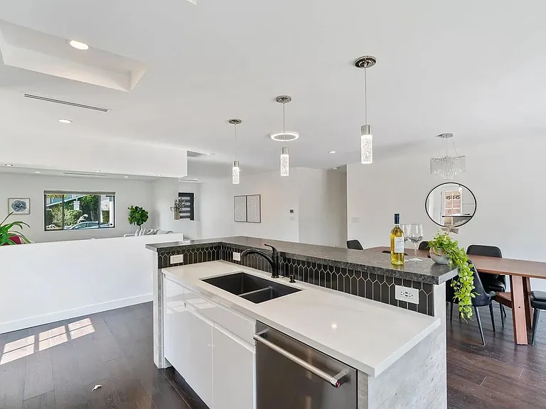 13940 Bermax Ave — Photo 17