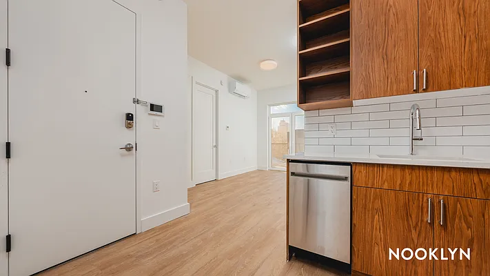 Rented by Nooklyn NYC LLC | media 22