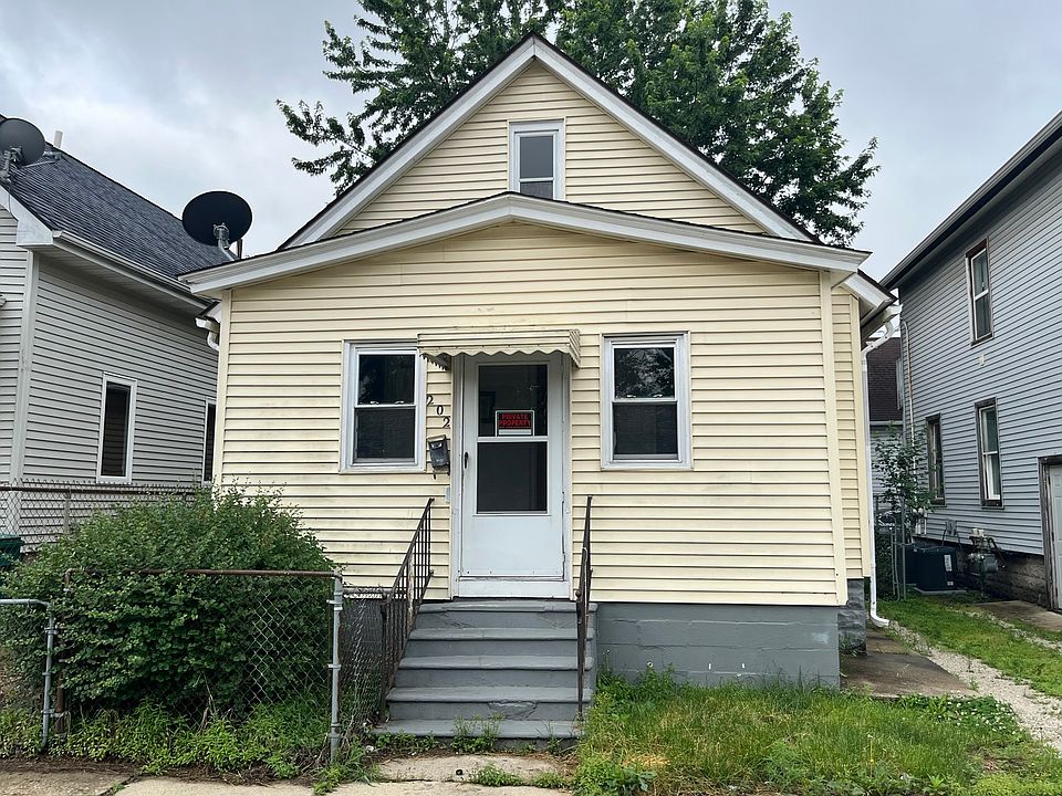 1st image of 202 E Webster St