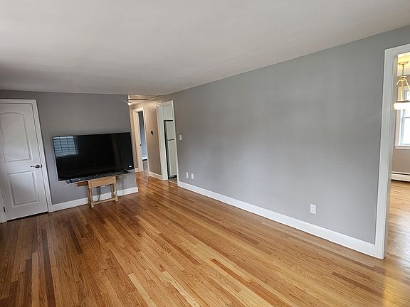 5th image of 742 Wolcott Hill Road