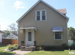 1918 N Howell St, Davenport, IA 52804