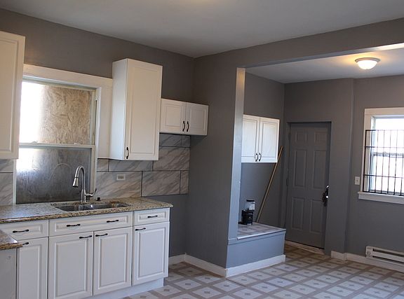 2nd image of 6327 S Oakley Ave