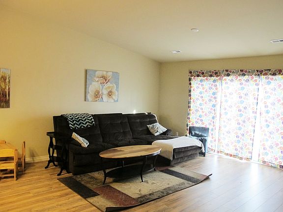 5th image of 1329 W Century St