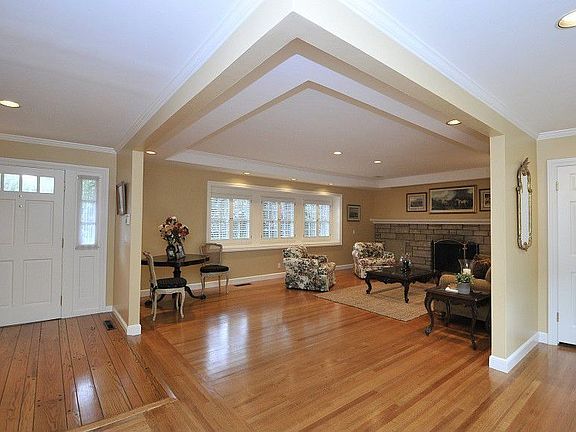 3rd image of 1 Jennings Ln