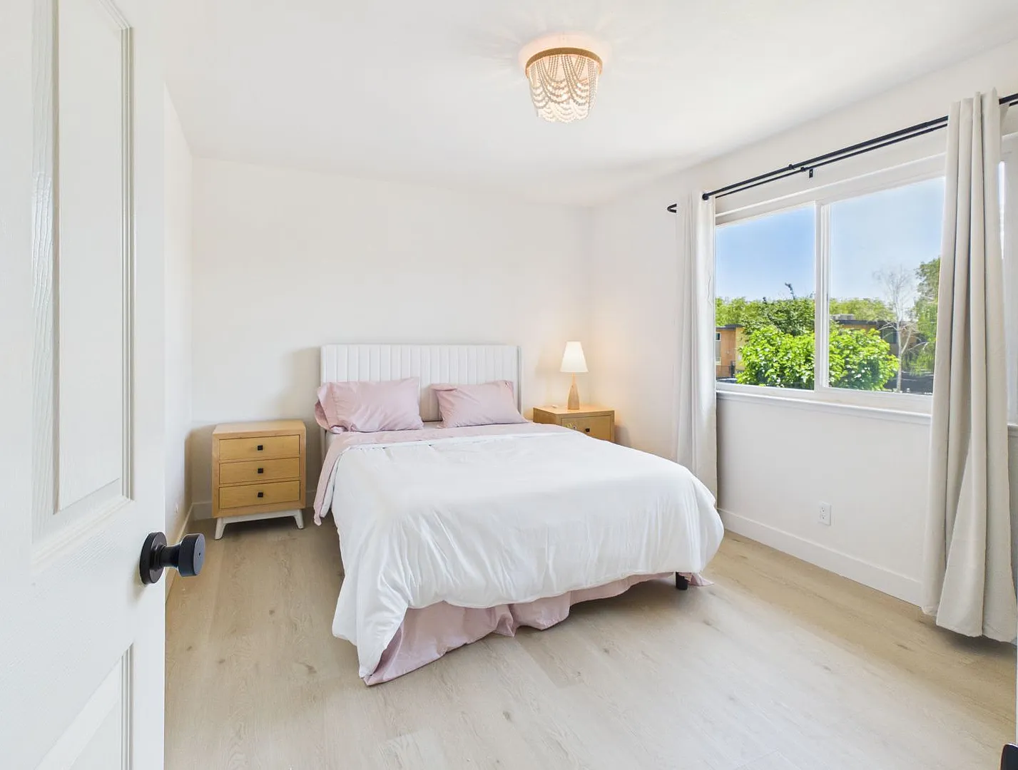 2B furnished rental — Photo 2