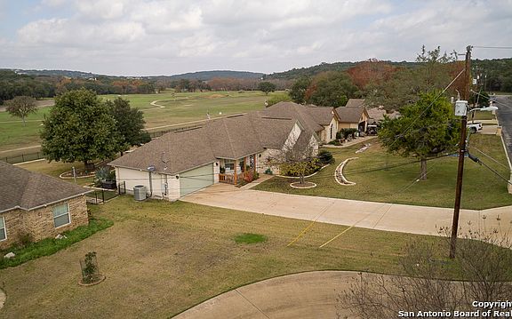 5th image of 366 Brooklynn Ln