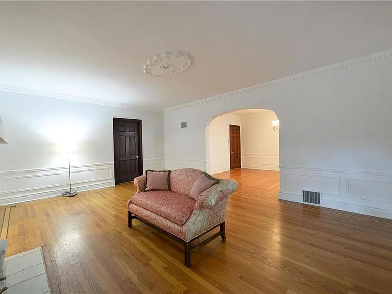 7572-74 York — Photo 17