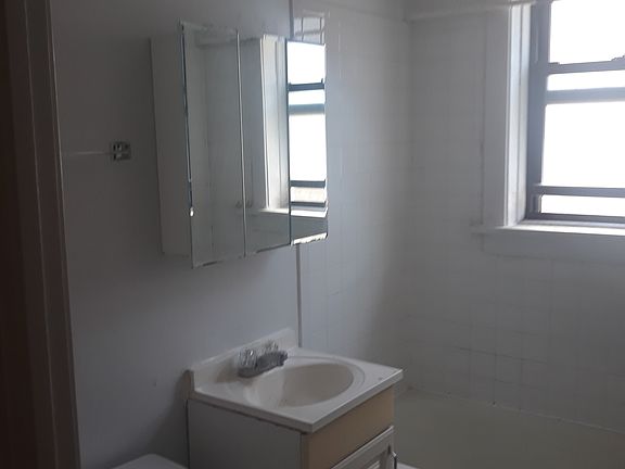5th image of 4523 N Paulina St