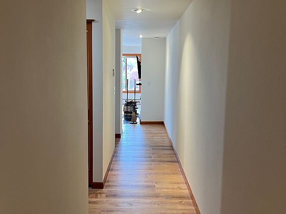 2nd image of 165 Madison Ave N