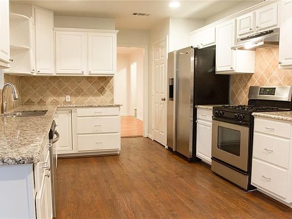 4th image of 4005 Highgrove Dr