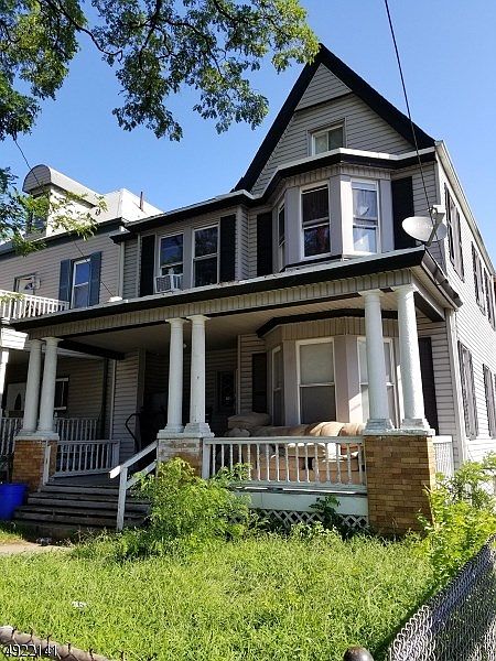 1st image of 249 Park Ave