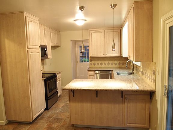 4th image of 4816 Rockland Way
