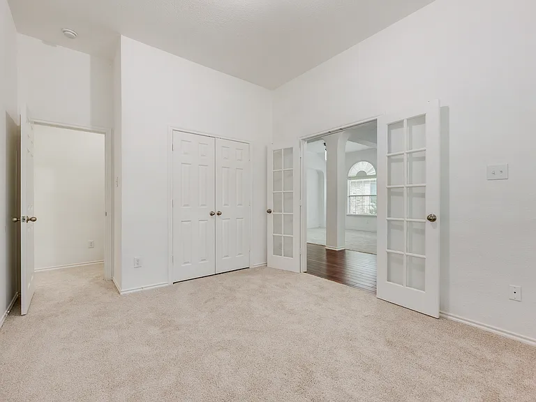 608 Regency Trl — Photo 23