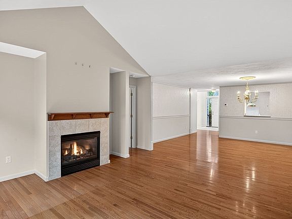 5th image of 9 Old Langmore Way #9