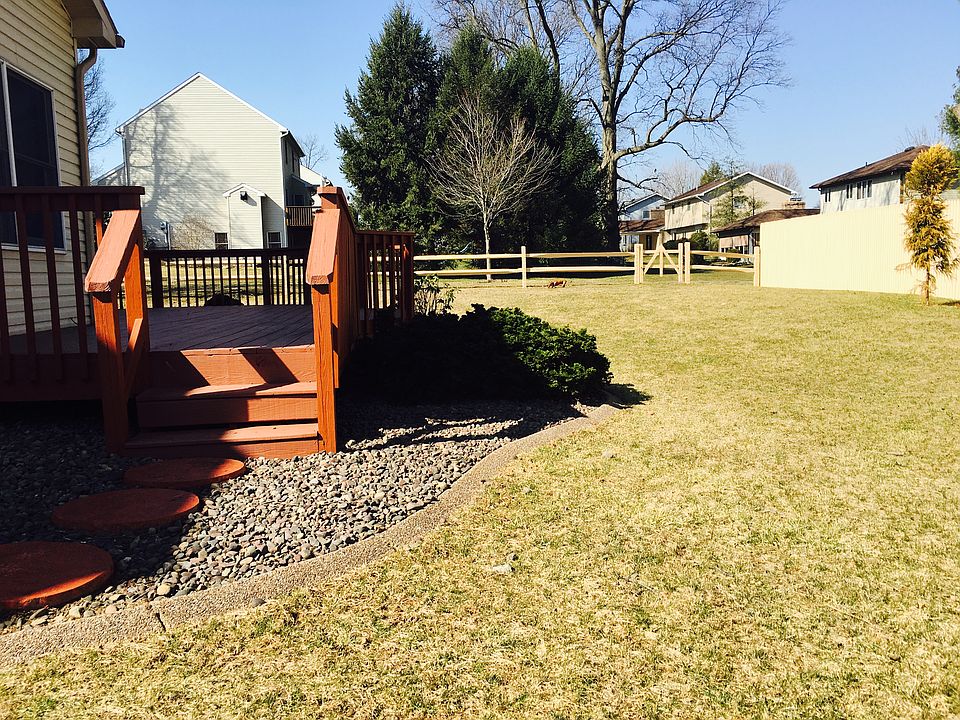 2nd image of 1725 Deer Path Rd