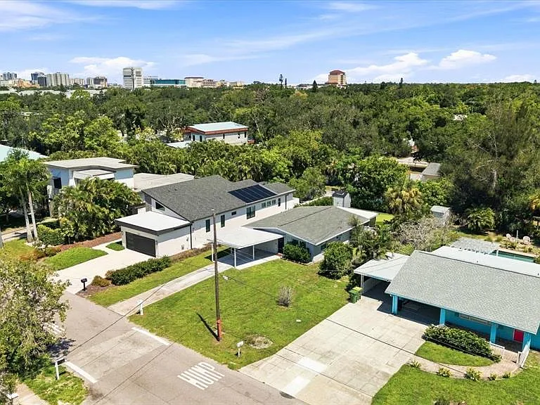 2449 Wood St — Photo 40