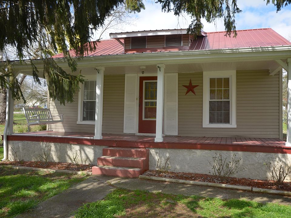1st image of 407 Forestal Dr
