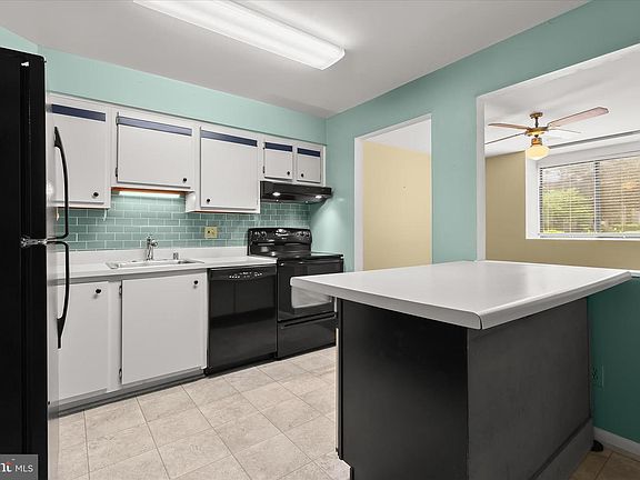 4th image of 2 Glenamoy Rd Unit 101