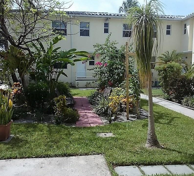 1st image of 726 NE 92nd St APT 2L
