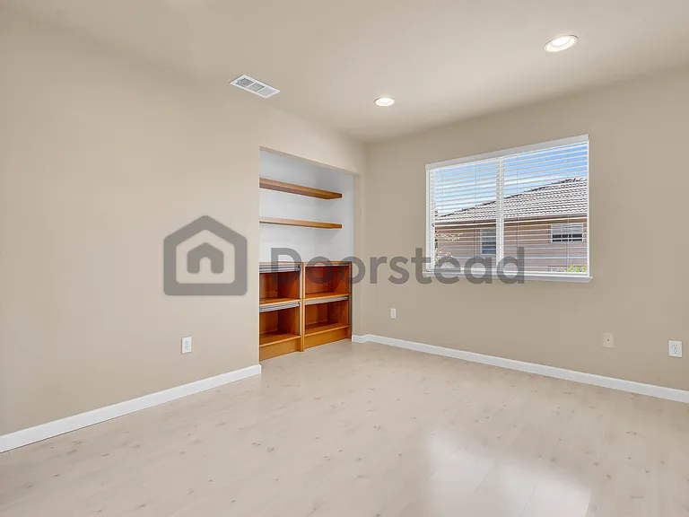 513 Winding Brook Ct — Photo 34