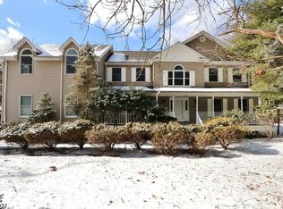 572 W Saddle River Rd, Ridgewood, NJ 07450